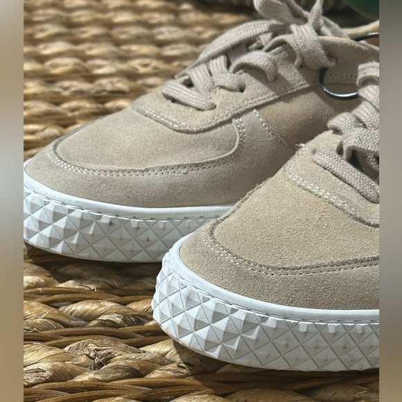 Bruno Magli Paola Platform Sneaker Sand Suede Size 7.5M - Picture 2 of 6